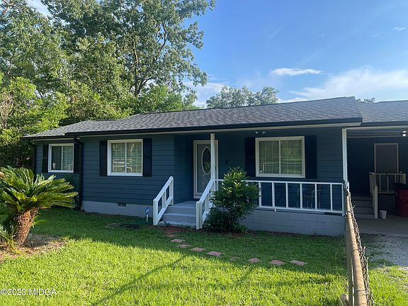 2nd image of 3851 Terry Dr