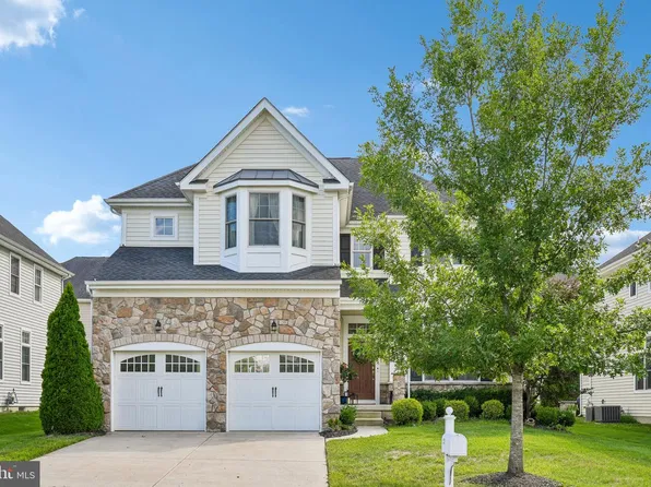 21 Buoy Dr, Mount Laurel, NJ 08054