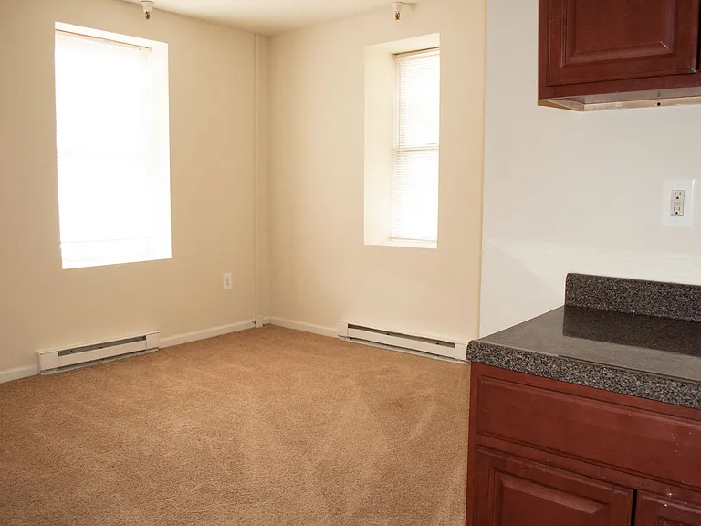 Virginia Arms Apartments — Photo 16
