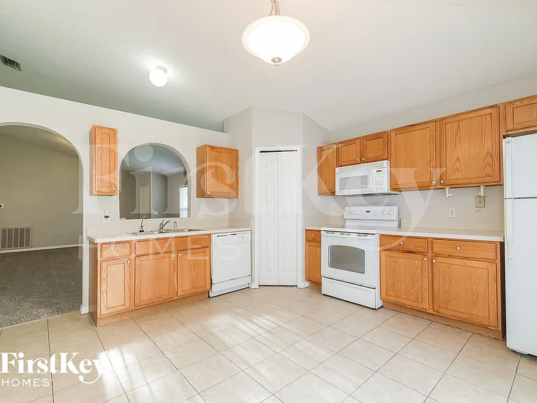 2648 Whispering Trails Dr — Photo 6