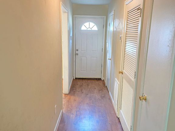 3rd image of 1225 Oakplace Dr Unit C