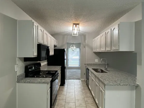 7146 Spring Grove St, San Antonio, TX 78249