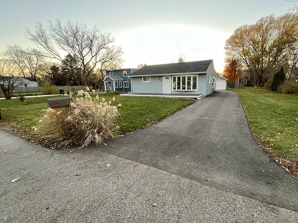 164 Sunnyside Ave, Crystal Lake, IL 60014