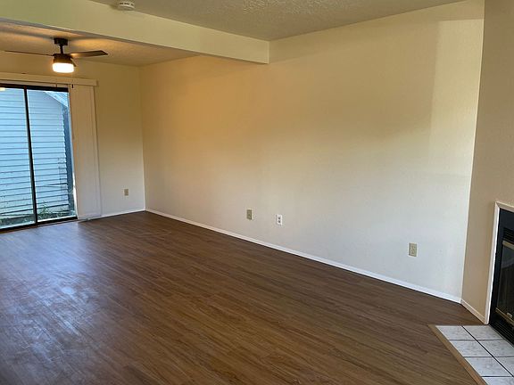 3rd image of 2310-2316 N Killingsworth St #2312