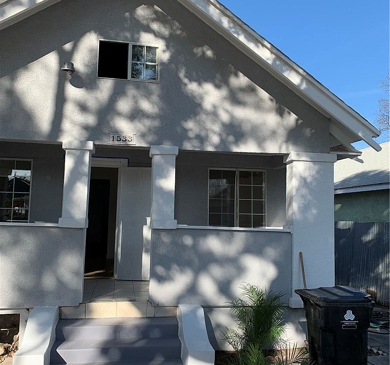 1st image of 1533 E 56th St