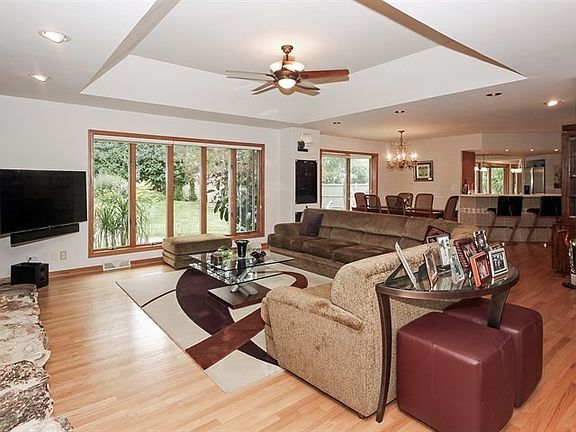 4th image of 27971 W Lakeview Dr N