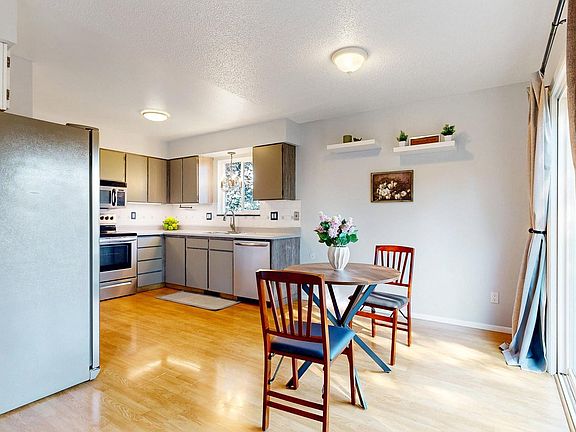 5th image of 2264 Darla Ct