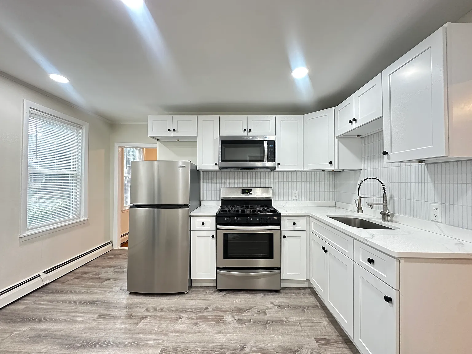 2 bed, 800 sqft, $1,750 — Photo 3