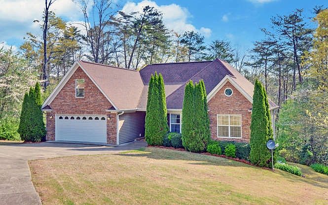 1st image of 178 Whispering Oaks Dr