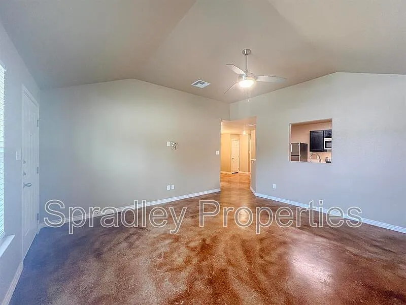 3 bed, 2.0 bath, 1202 sqft, $1,345 — Photo 2