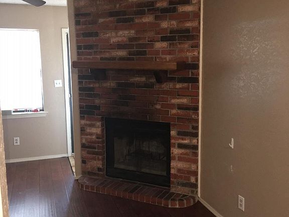 5th image of 978 Victoria Dr