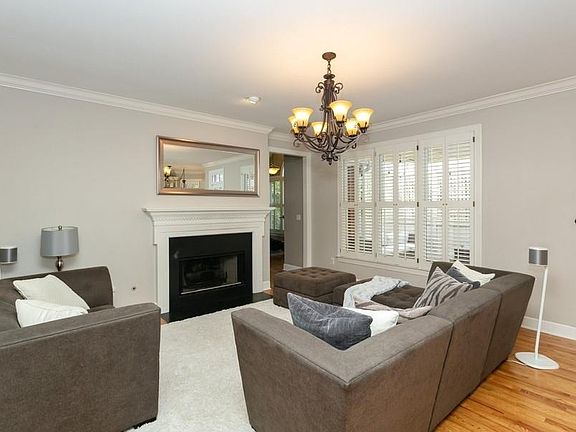 3rd image of 2119 Village Pt NE