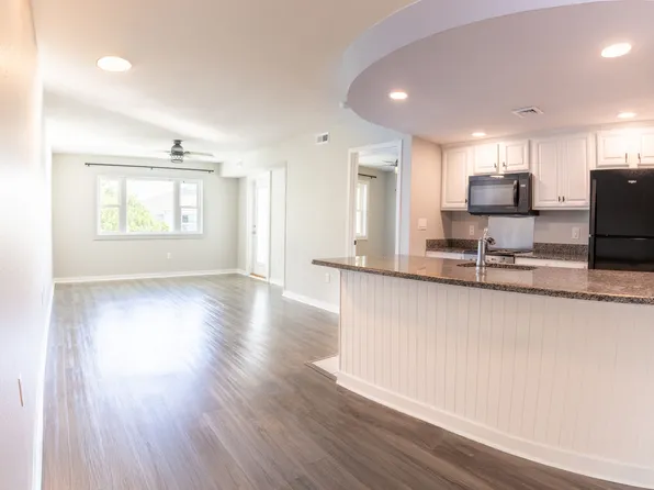 203 Coastal Point Dr, Atlantic Beach, NC 28512