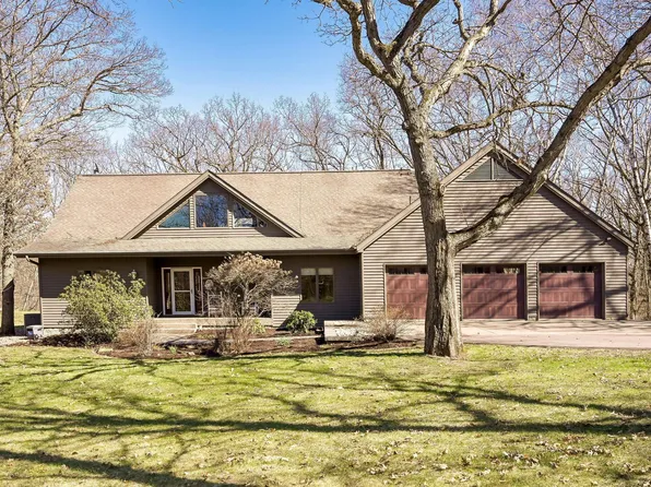 9633 Pawnee Ave, Stillwater, MN 55082