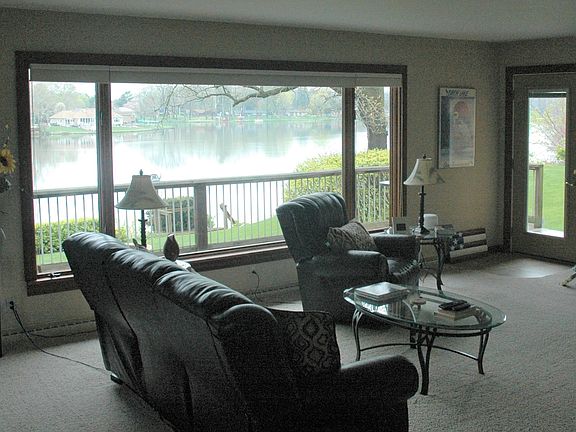 4th image of 55765 Riverdale Dr