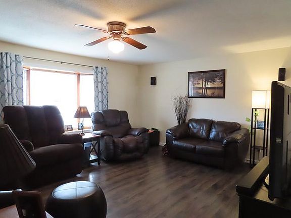 2nd image of 520 8th Ave N