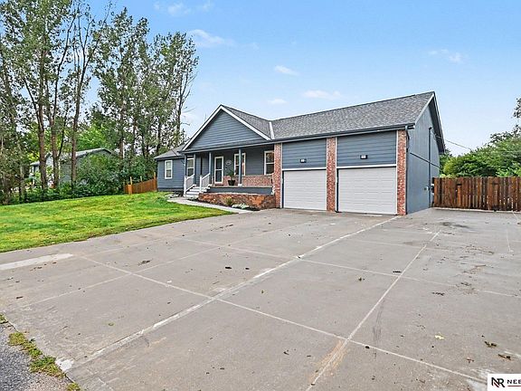 3rd image of 4619 Circle Dr