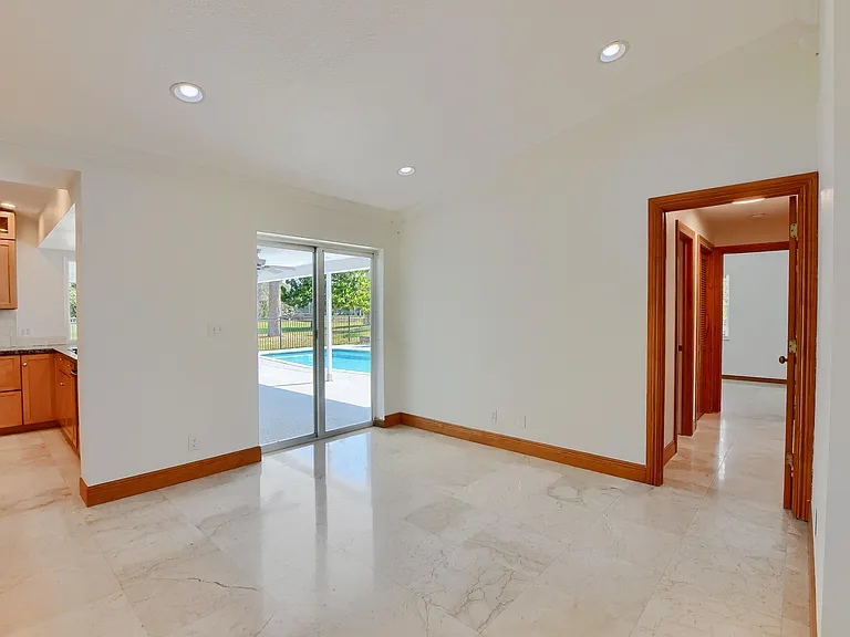 2334 NW Timbercreek Cir — Photo 15