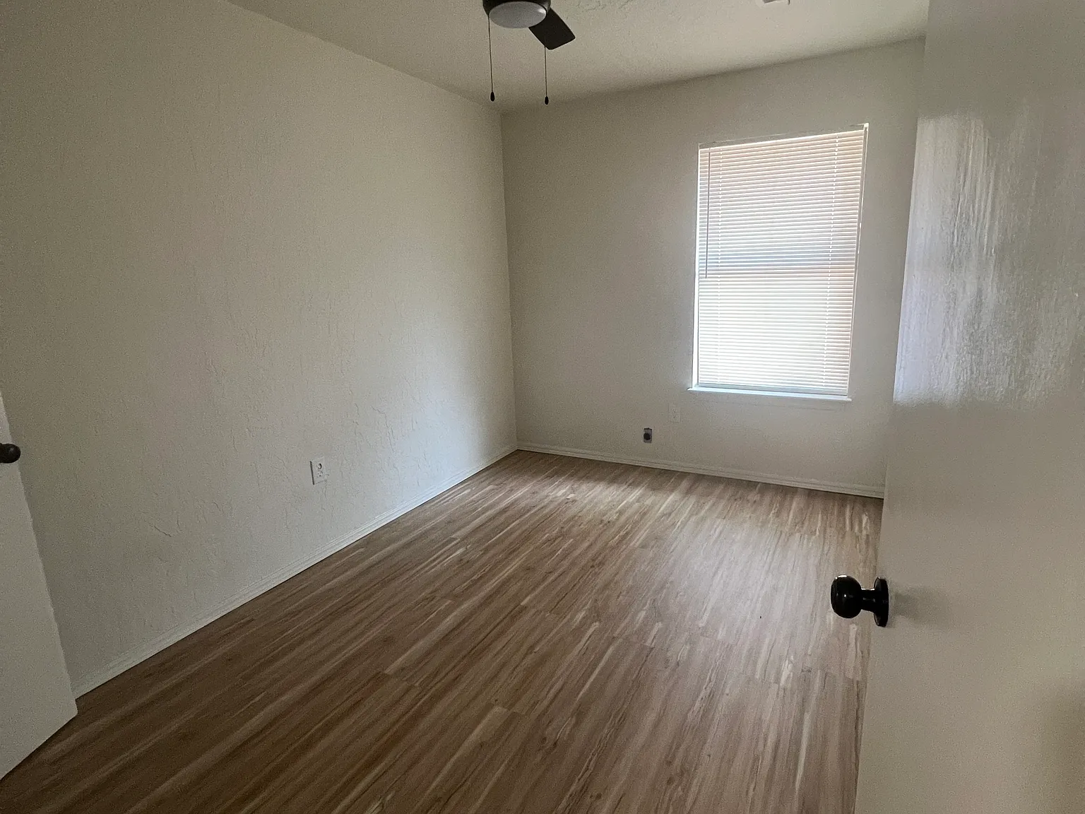 2 bed, 858 sqft, $1,100 — Photo 4