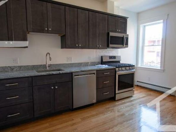 24 Strathmore Rd #3