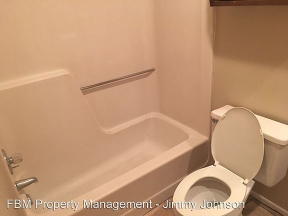 4th image of 615 Lost Springs Ct APT B