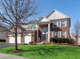 1126 Magnolia Rd, Mundelein, IL 60060