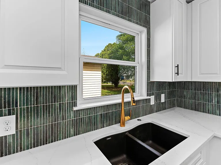 1307 Yorkshire Dr — Photo 25