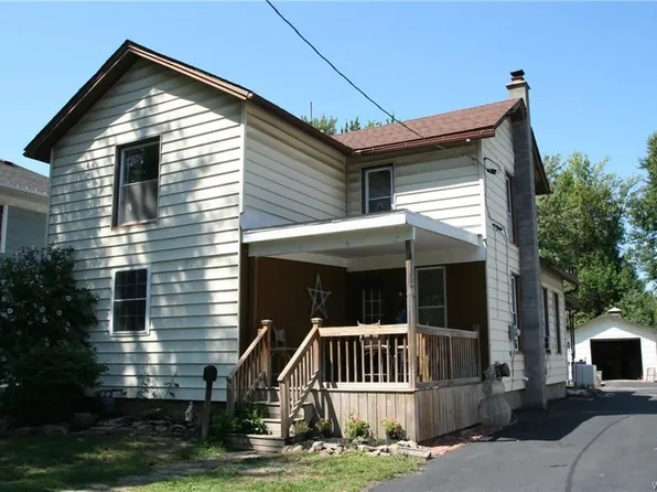 323 Green St, Lockport, NY 14094