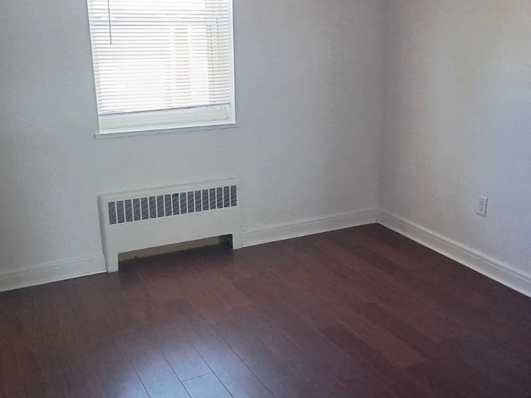 15-23 Forrest Dr E — Photo 8