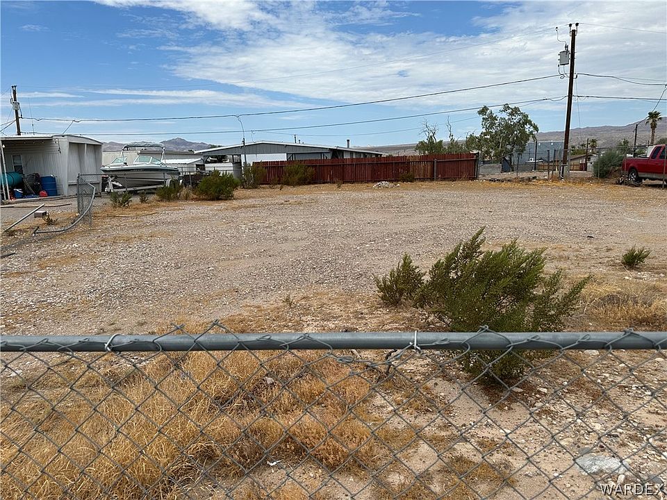1st image of 2051 Lakeside Drive