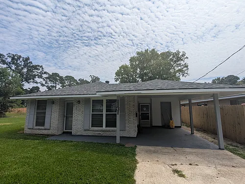 1131 Avenue C Photo 1