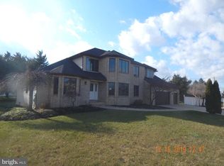 15 Hickory Ln W, Pilesgrove, NJ 08098