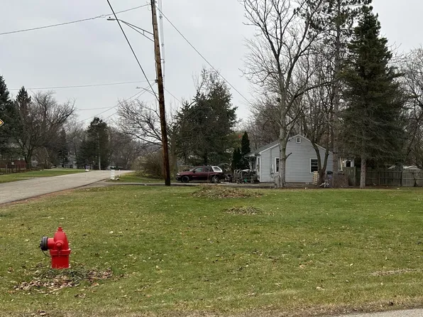 3209 Felt St, Lansing, MI 48906