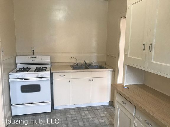 5th image of 4101 Cedar Ave S APT 2