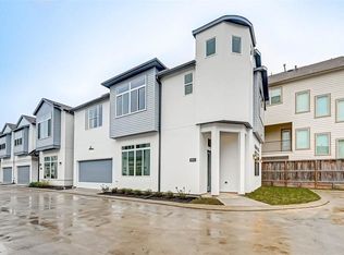 8930 Spring Knoll Forest Dr, Houston, TX 77080