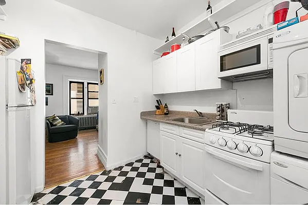 Rented by Curtin Realty Group | media 8