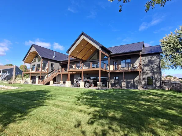 61376 Nottawa Rd, Sturgis, MI 49091