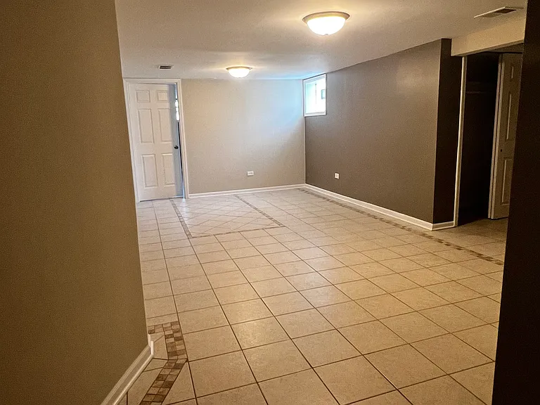 Marian Dr — Photo 10
