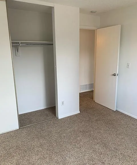 323 S Jefferson Ave — Photo 8