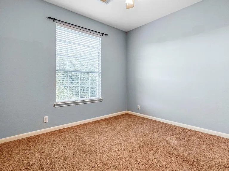 9116 Pedernales Rio — Photo 33