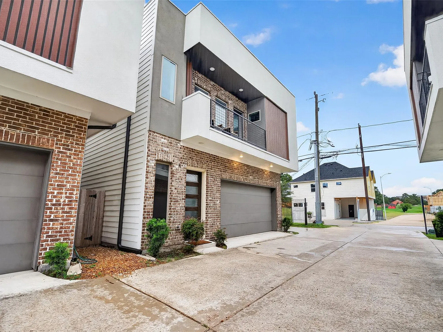 3 bed, 3.5 bath, 1734 sqft, $4,500 — Photo 3