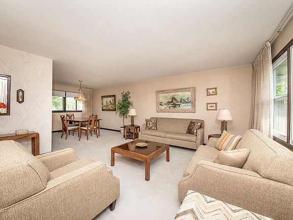 4th image of 4466 Mumford Dr