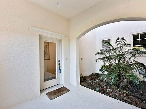 3rd image of 4694 Club Dr Building 18