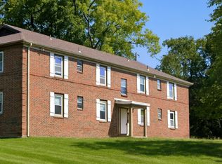 8600 Countryshire Ln UNIT 3, Kansas City, MO 64138