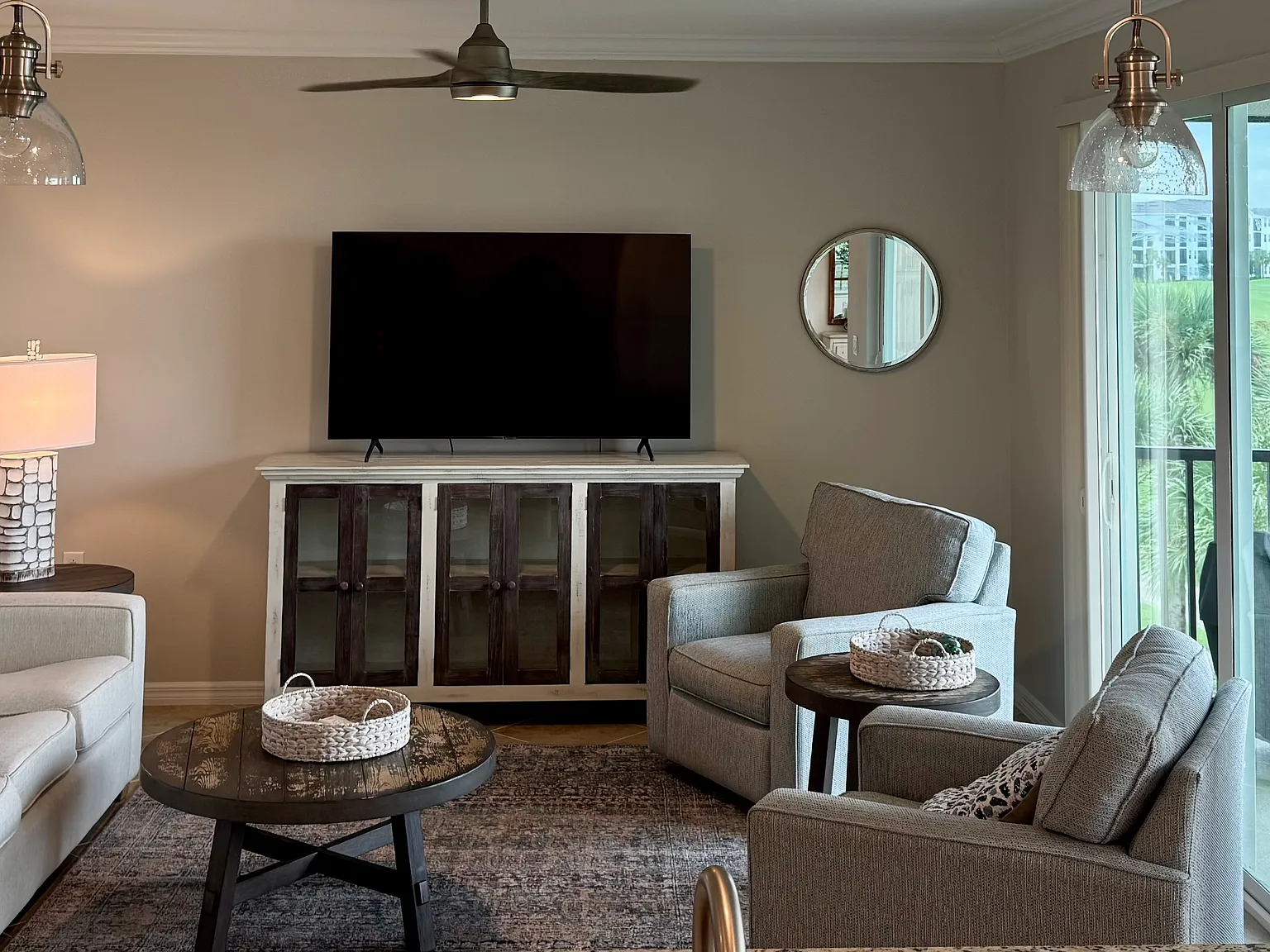 2 bed, 1283 sqft, $2,250 — Photo 1