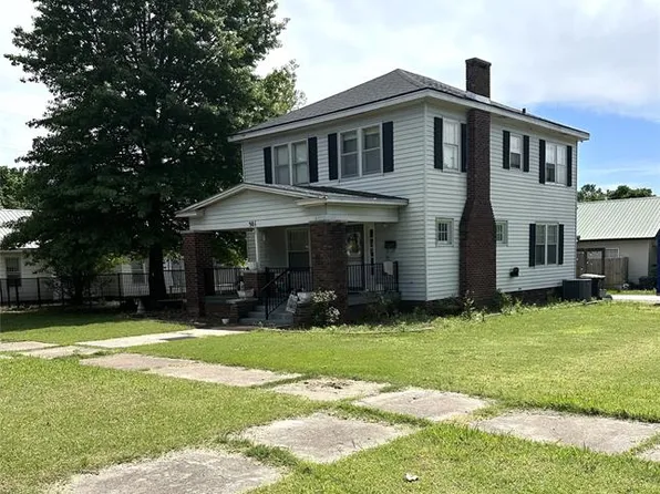 501 E 9th St, Holdenville, OK 74848