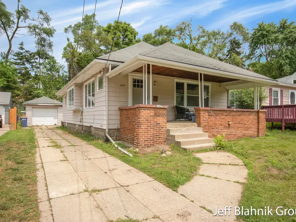 1657 4th St NW, Grand Rapids, MI 49504