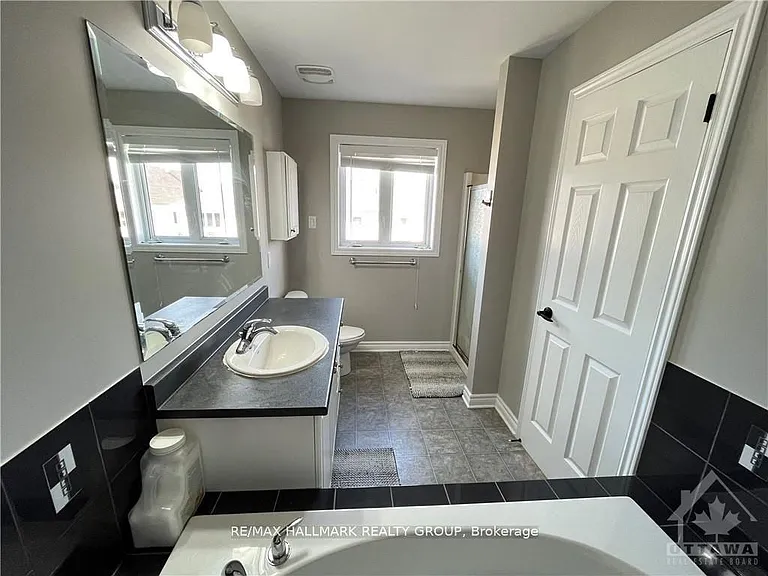 110 Garrity Cres — Photo 11