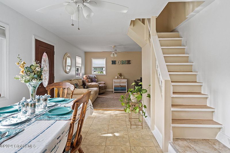 3rd image of 458 Chiswell Road