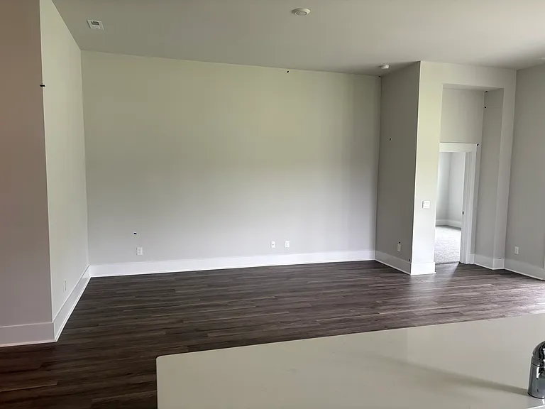 322 Whalebone Ave — Photo 8
